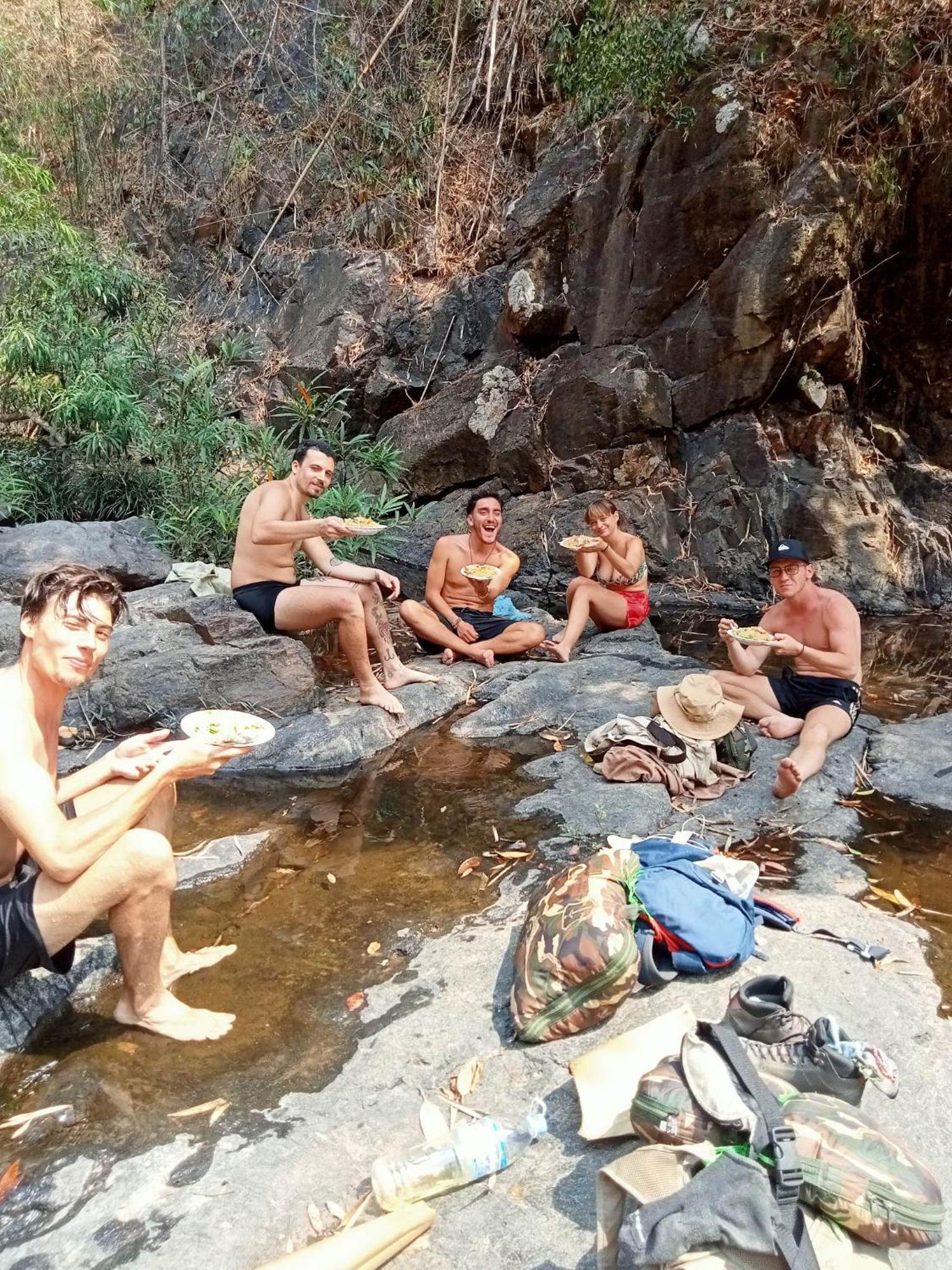 Bee Bee'S Chalets Home Stay And Trekking รัตนคีรี ภายนอก รูปภาพ